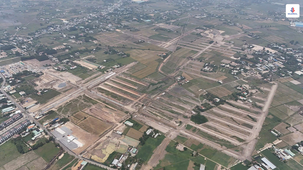 Toàn cảnh tiến độ thi công khu đô thị Vinhomes Green City đang được đẩy nhanh, trong đó hệ thống hạ tầng giao thông nội khu đã dần được định hình rõ nét.