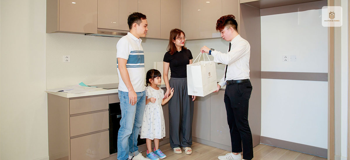 HÌNH ẢNH KHÁCH HÀNG NHẬN NHÀ TẠI căn hộ MASTERI quận 9